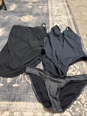 Black Women’s Swimsuit Set - Solid & Patterned